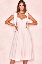 Robe mi-longue évasée à bretelles nouées et fente haute - Rose